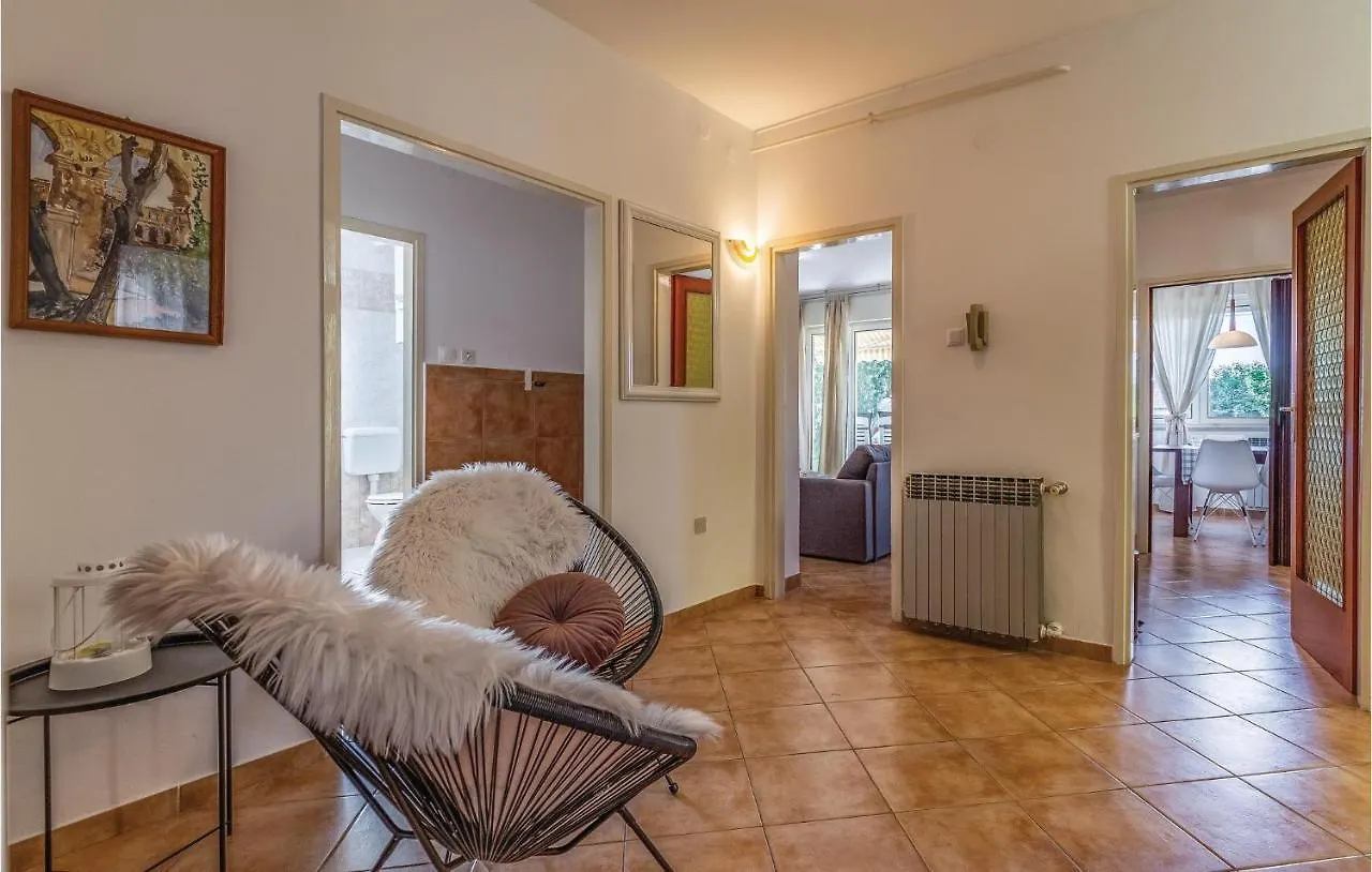Cozy Apartment In Medulin With Wifi 0*,  Croatie
