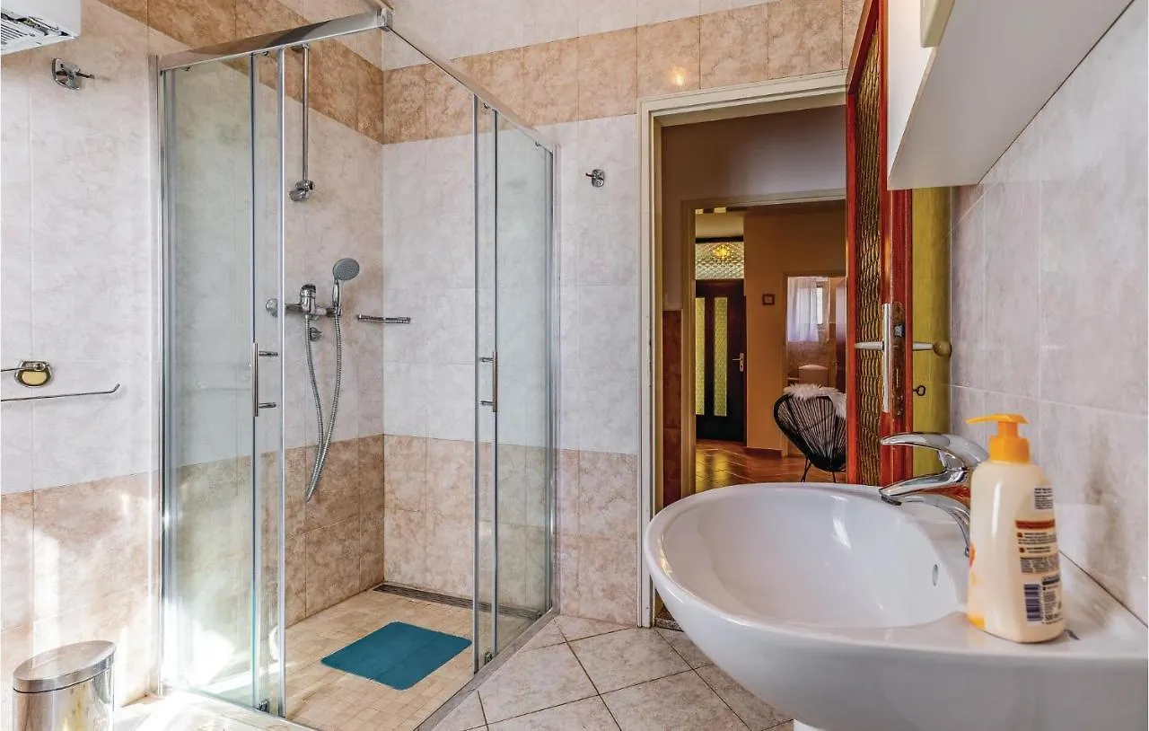 Cozy Apartment In Medulin With Wifi